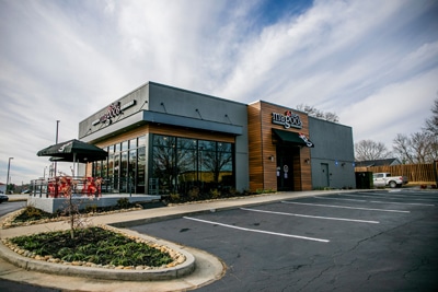 Huey Magoo’s free-standing restaurant location during the day